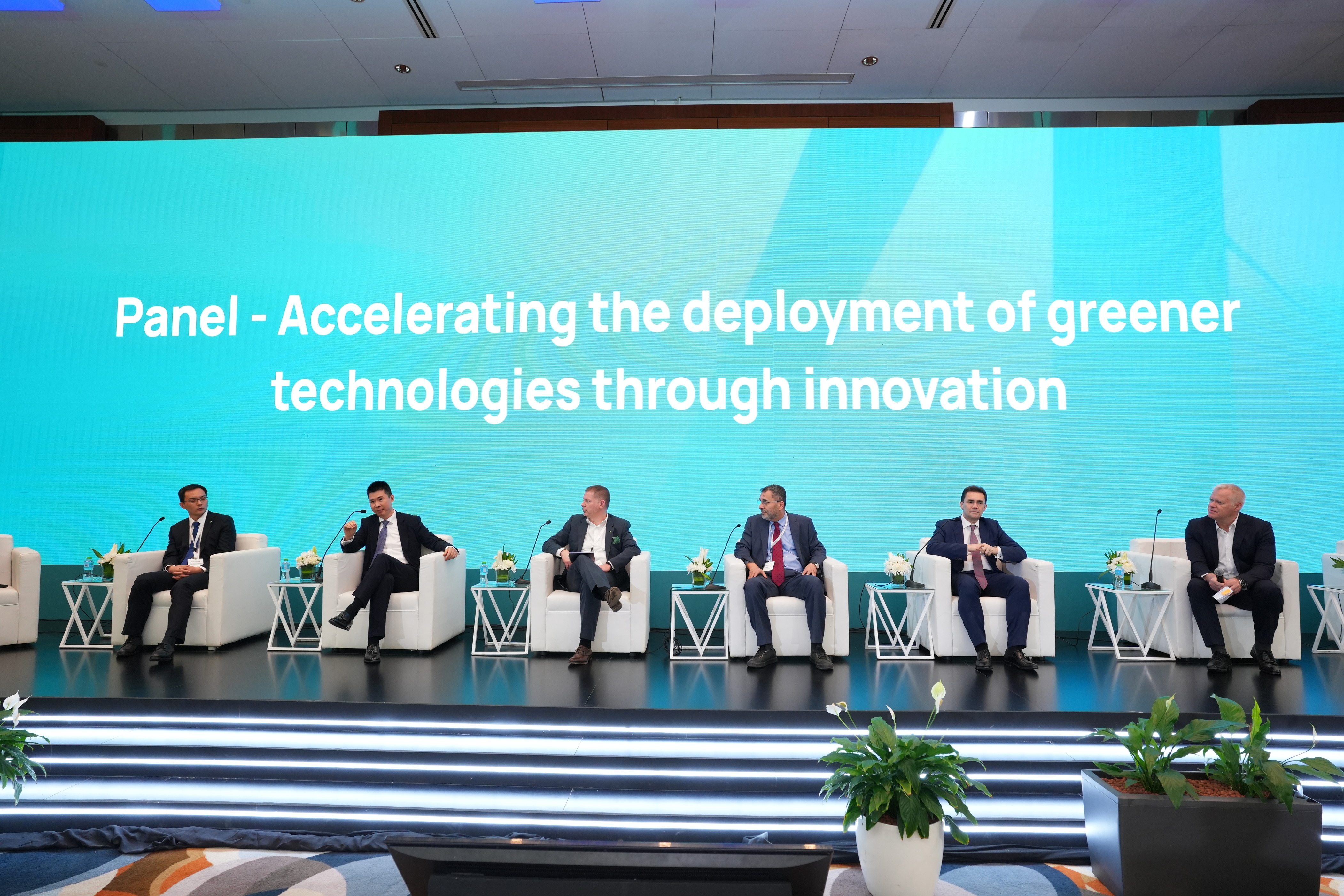 LONGi Solar Demonstrates Commitment to Green Energy at ACWA Power KAUST Innovation Days (2nd) 2024